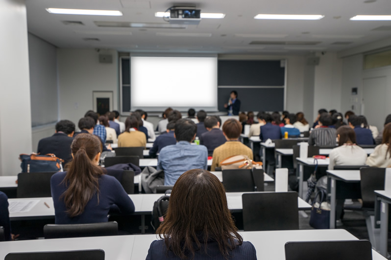 新入社員への研修は映像が効果的な理由